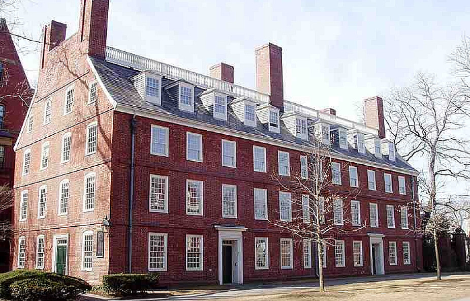 Skandal na Harvardzie - studenci zawieszeni