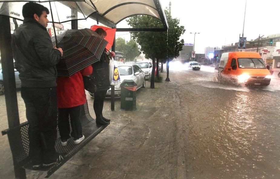 Ulewne deszcze zdezorganizowały Ateny