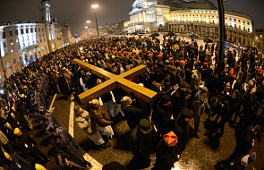 Tysiące wiernych na Drodze Krzyżowej w stolicy
