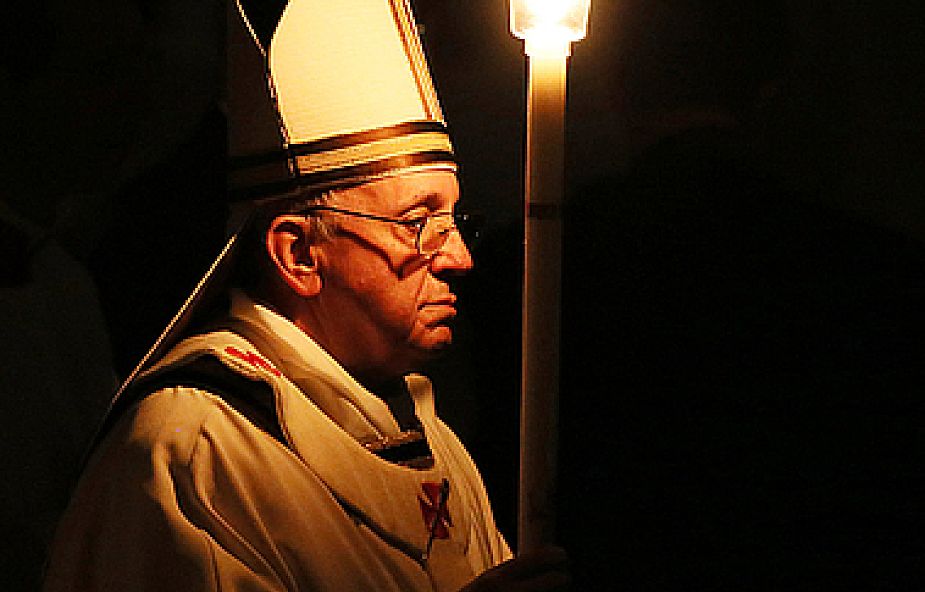 Papież przewodniczył liturgii Wigilii Paschalnej