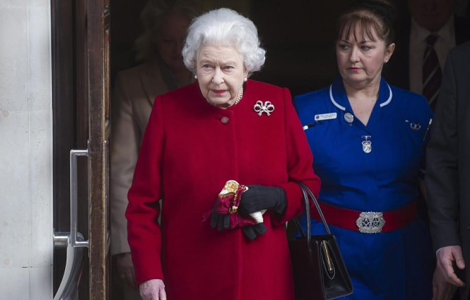W. Brytania: Królowa opuściła szpital