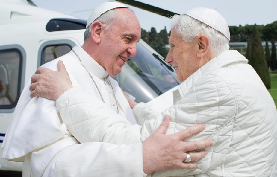 Papież odprawił Mszę w intencji Benedykta XVI