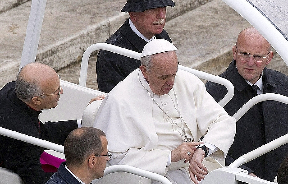 Papież odwiedził w szpitalu kard. Barragáno