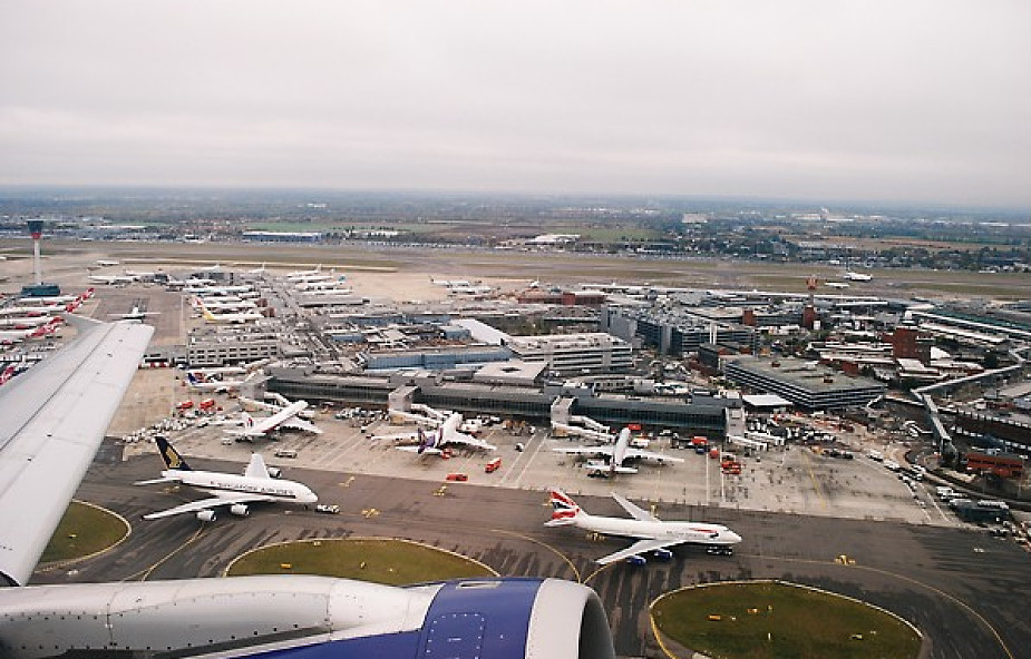Awaryjne lądowanie Airbusa na Heathrow