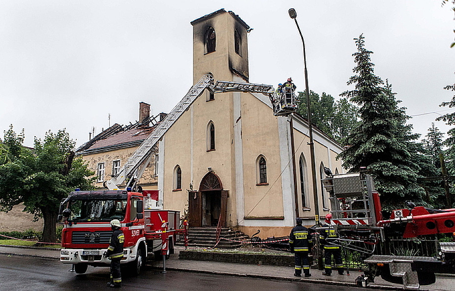 Pożar w Oławie: spalił się zabytkowy kościół