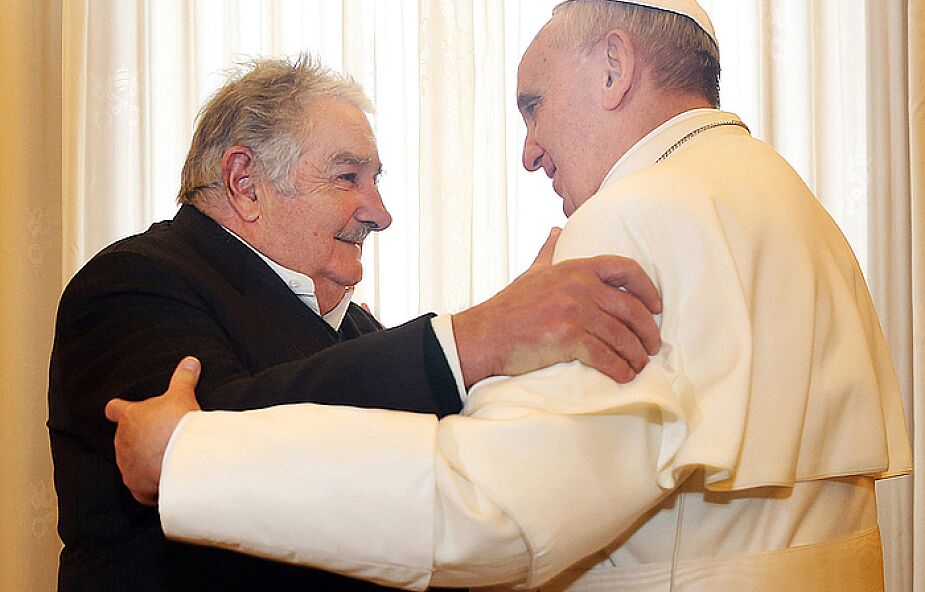 Prezydent-ateista stał się fanem papieża