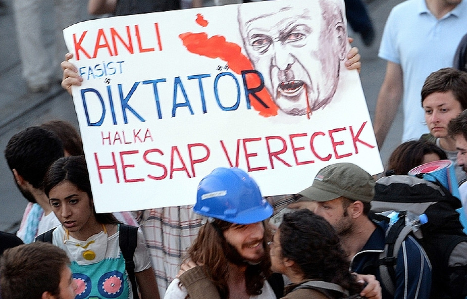 Protestowały w Stambule po śmierci Kurda