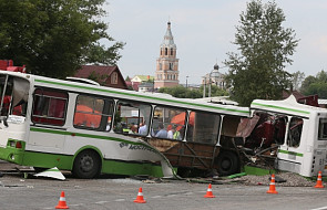 Zderzenie ciężarówki z autobusem, 18 zabitych