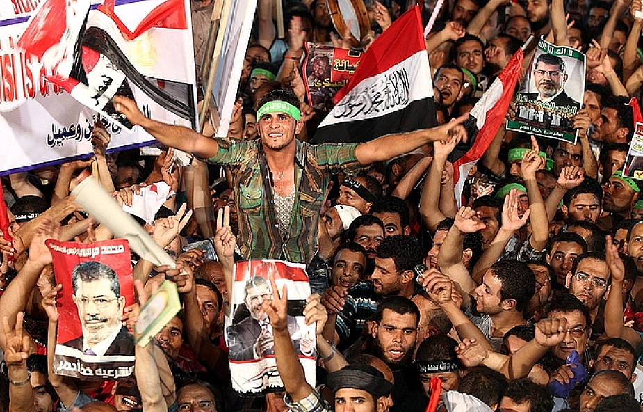 Egipt: szef armii wzywa do masowych protestów