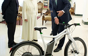 Biały rower dla papieża Franciszka