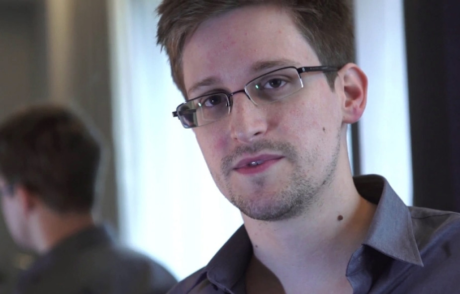 Snowden z azylem przekroczył granicę Rosji