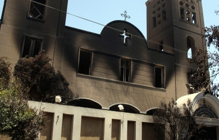 Egipt: podpalono co najmniej 40 kościołów