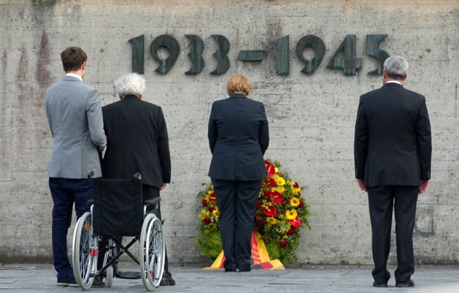 Angela Merkel złożyła wieniec w KZ Dachau