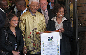RPA: Nelson Mandela oddycha normalnie
