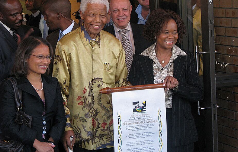 RPA: Nelson Mandela oddycha normalnie