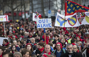 Paryż: Francuzi wyszli na ulice w obronie życia