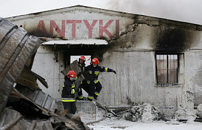 Warszawa: pożar magazynu z meblami