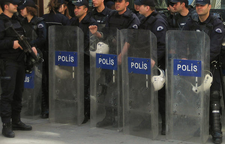 350 policjantów zwolnionych w stolicy Turcji