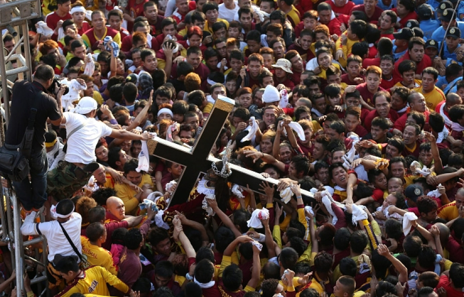 Filipiny: procesja Czarnego Chrystusa w stolicy
