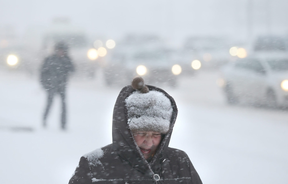 Moskwa: Burza śnieżna, korki i opóźnienia lotów