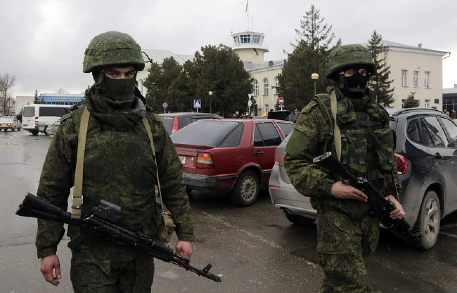 Media: Na Krymie lądują rosyjskie samoloty