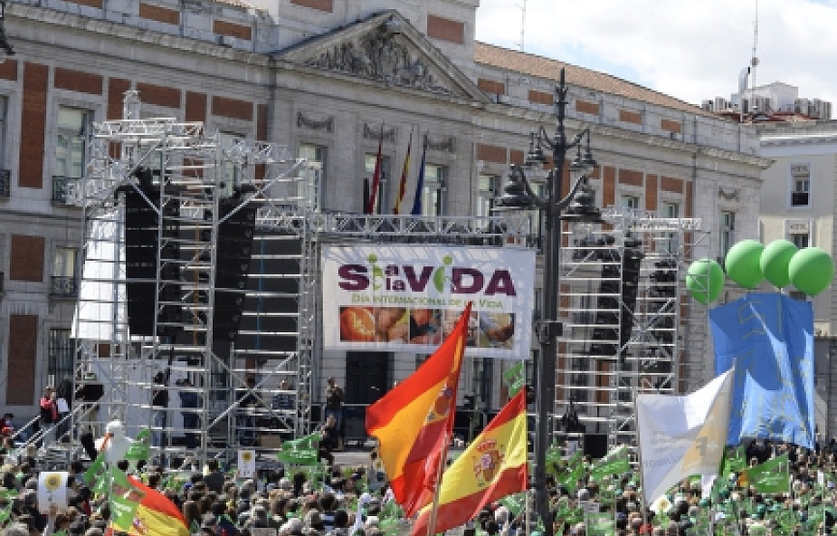 Hiszpanie bronią życia i macierzyństwa