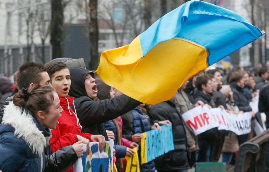 Sikorski: Ukraina nie musi poświęcać Krymu