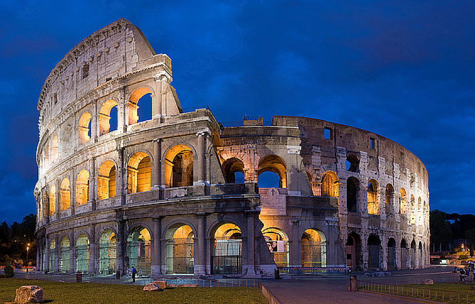 Bogata tradycja rozważań 14 stacji w Koloseum