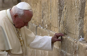 Nazwisko Jana Pawła II wciąż z błędami