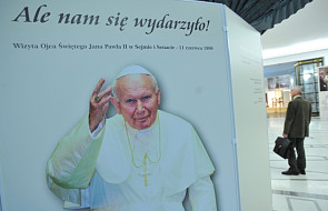Przyjęto uchwałę ws. uczczenia Jana Pawła II