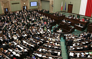 Posłowie chcą zamienić Sejm na Brukselę