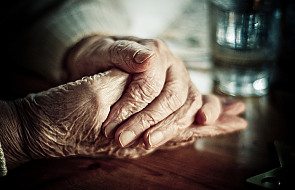 Niemcy: To Polki opiekują się starszymi osobami