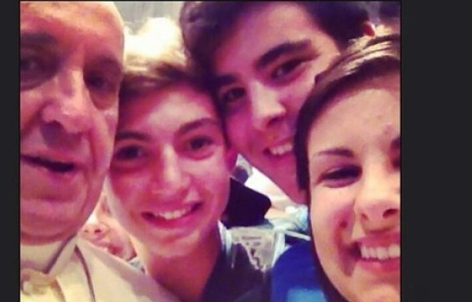 Papież Franciszek i jego "filozofia selfie"