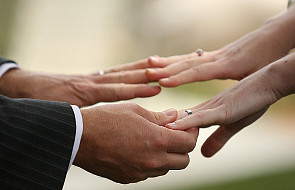 Polacy żenią się i wychodzą za mąż za swoich