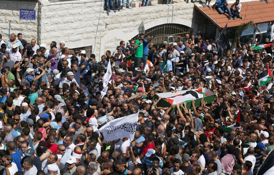 Tysiące ludzi na pogrzebie Palestyńczyka
