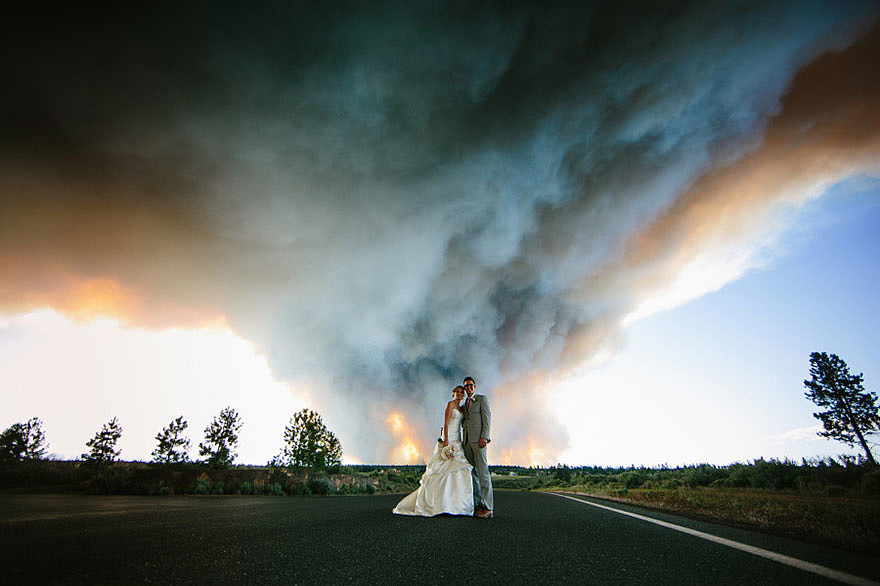 Zobacz, jak wygląda ślub w płomiennej scenerii - zdjęcie w treści artykułu nr 5