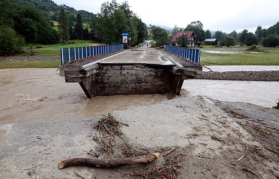 Małopolskie: Po ulewach zalane domy i szpital