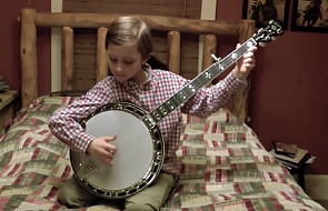Banjo, skrzypce i gitara w rękach dzieci