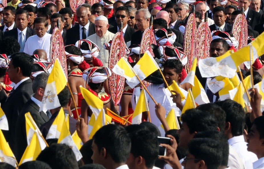 Sri Lanka uwalnia więźniów dla Papieża