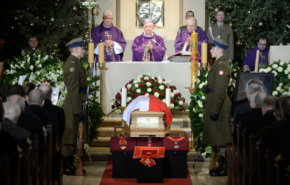 Abp Głódź na pogrzebie o Józefie Oleksym