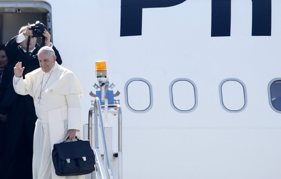 Papieski samolot przeleci nad Polską