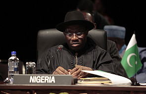 Prezydent Nigerii obrzucony kamieniami