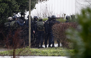 Francja: podejrzani otoczeni przez policję