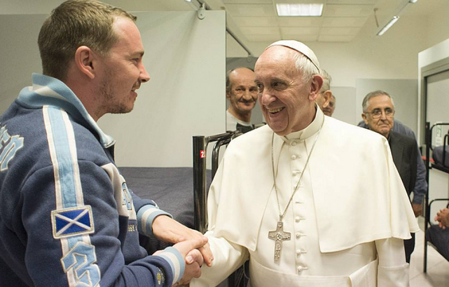 Watykan: papież odwiedził bezdomnych