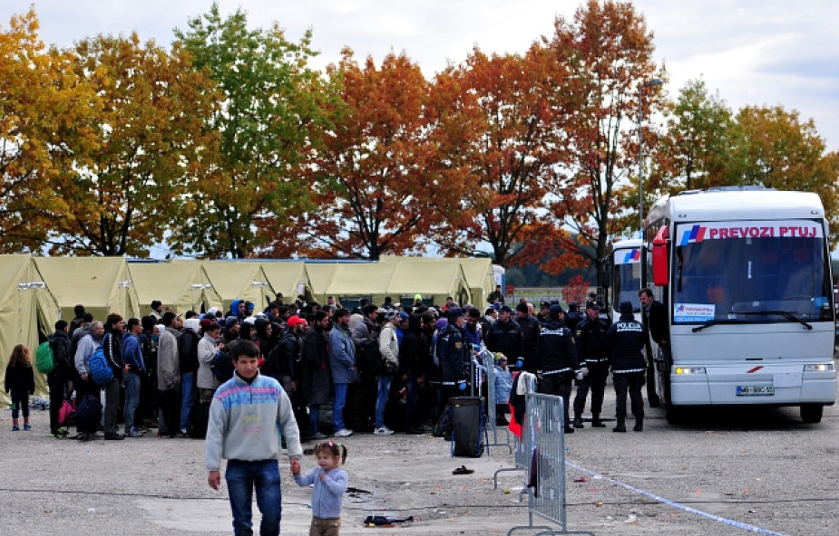 Słowenia: Chorwacja nie panuje nad migrantami