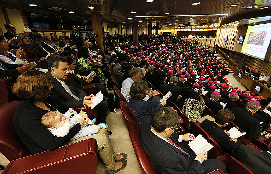 Włoska prasa o synodzie: otwarte sporne kwestie