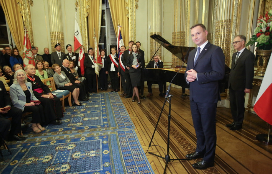 Francja: prezydent odznaczył zasłużonych dla Polonii