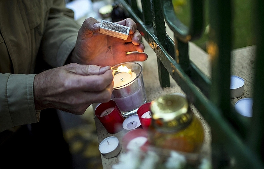 Francuscy muzułmanie potępiają "nikczemne i podłe" zamachy