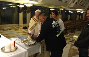 Papież ochrzcił syna pracownika służb oczyszczania miasta