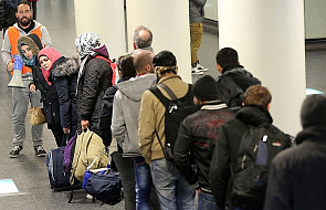 UE: została rozpoczęta relokacja uchodźców